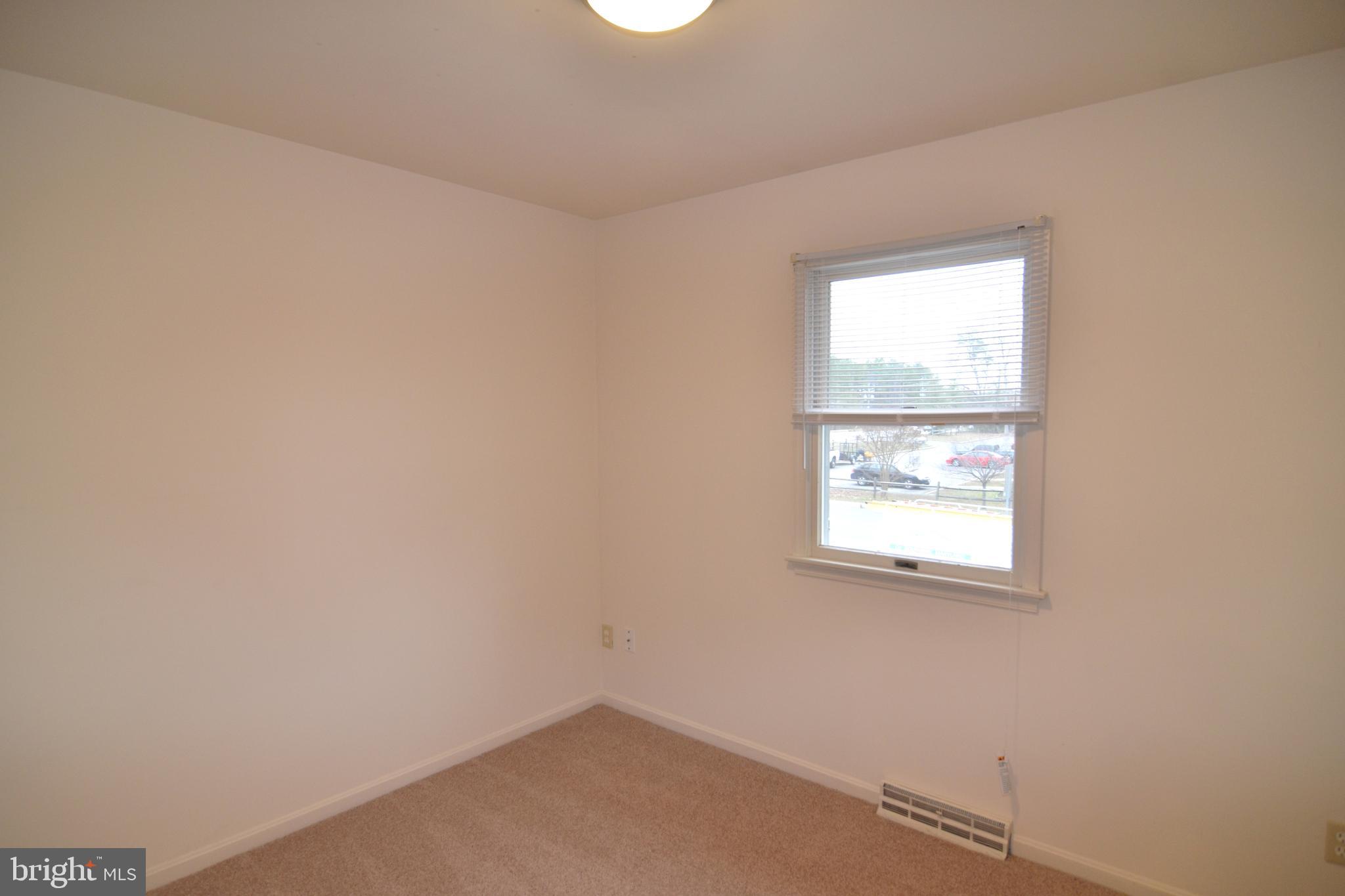 22093 Spring Valley Drive Lexington Park, MD 20653 - Photo 11 of 16 an empty room with a window
