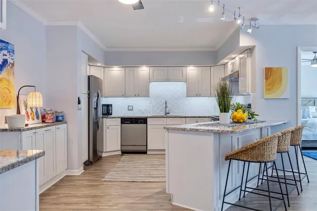 $4,000 | 5396 Gulf Boulevard, Unit 209, St. Pete Beach, FL 33706