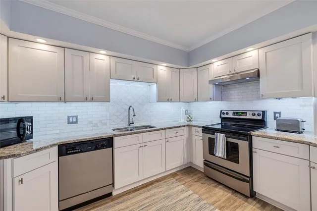 $4,000 | 5396 Gulf Boulevard, Unit 209, St. Pete Beach, FL 33706