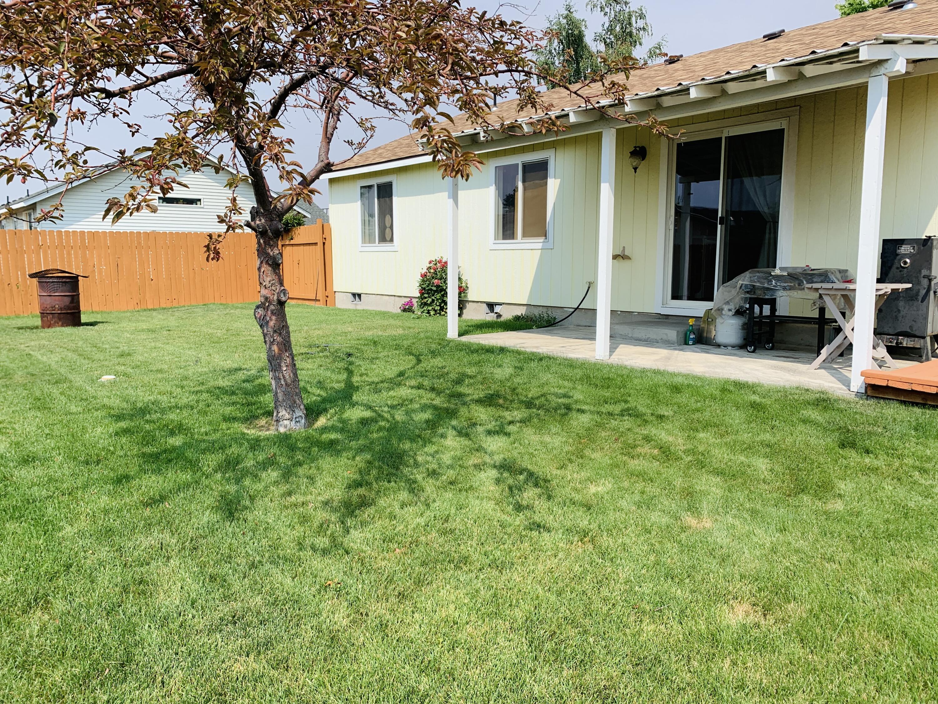 623 Center Ridge Drive Culver, OR 97734 - Photo 28 of 30 Back yard