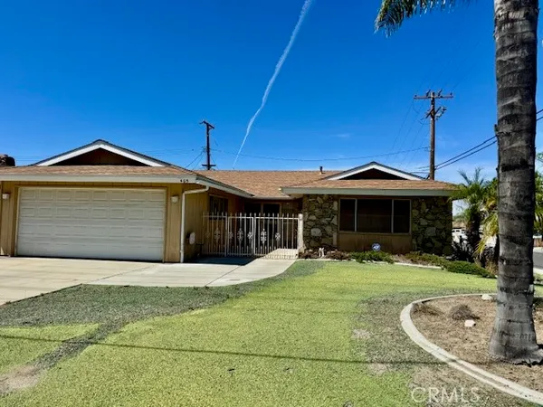 $399,000 | 405 South Gilbert Street, Hemet, CA 92543