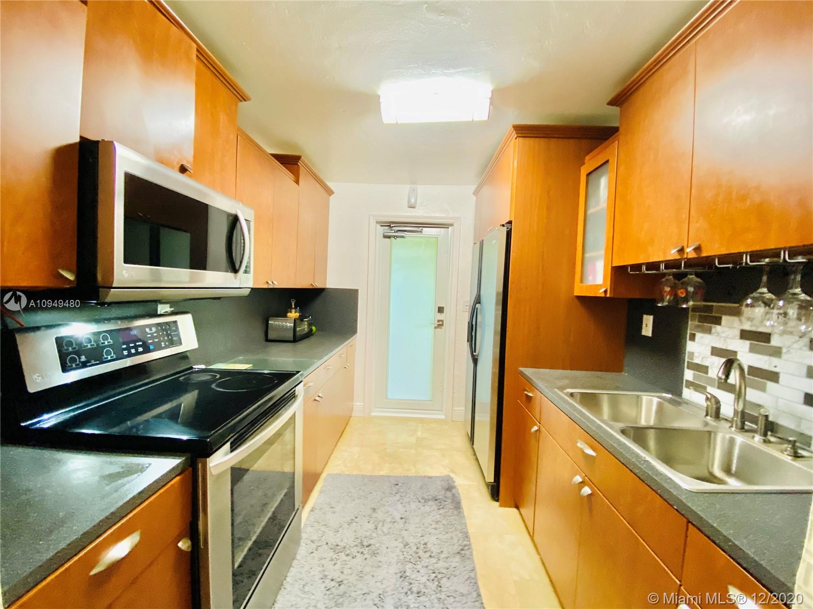 1030 9th Street, Unit 304 Miami Beach, FL 33139 - Photo 2 of 17
