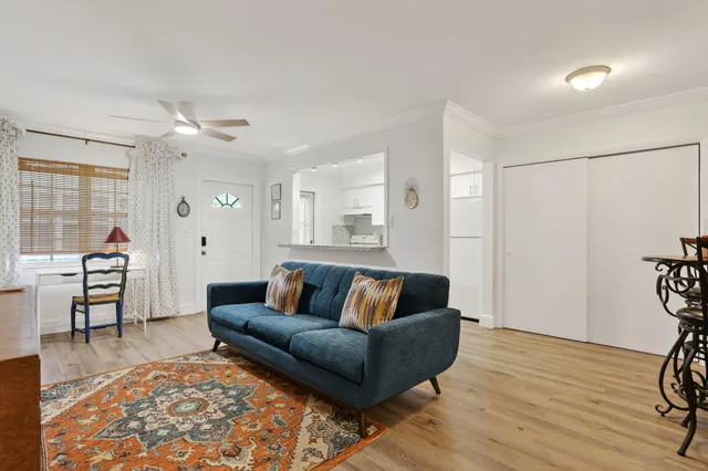 $249,000 | 2404 Northeast 33rd Avenue, Unit 8, Fort Lauderdale, FL 33305