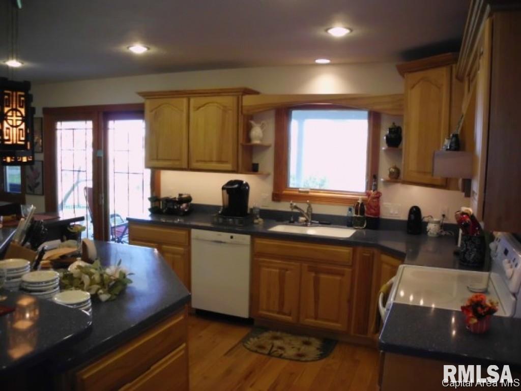 2512 Silver Fox Court Springfield, IL 62711 - Photo 6 of 29 Gallery Image 6