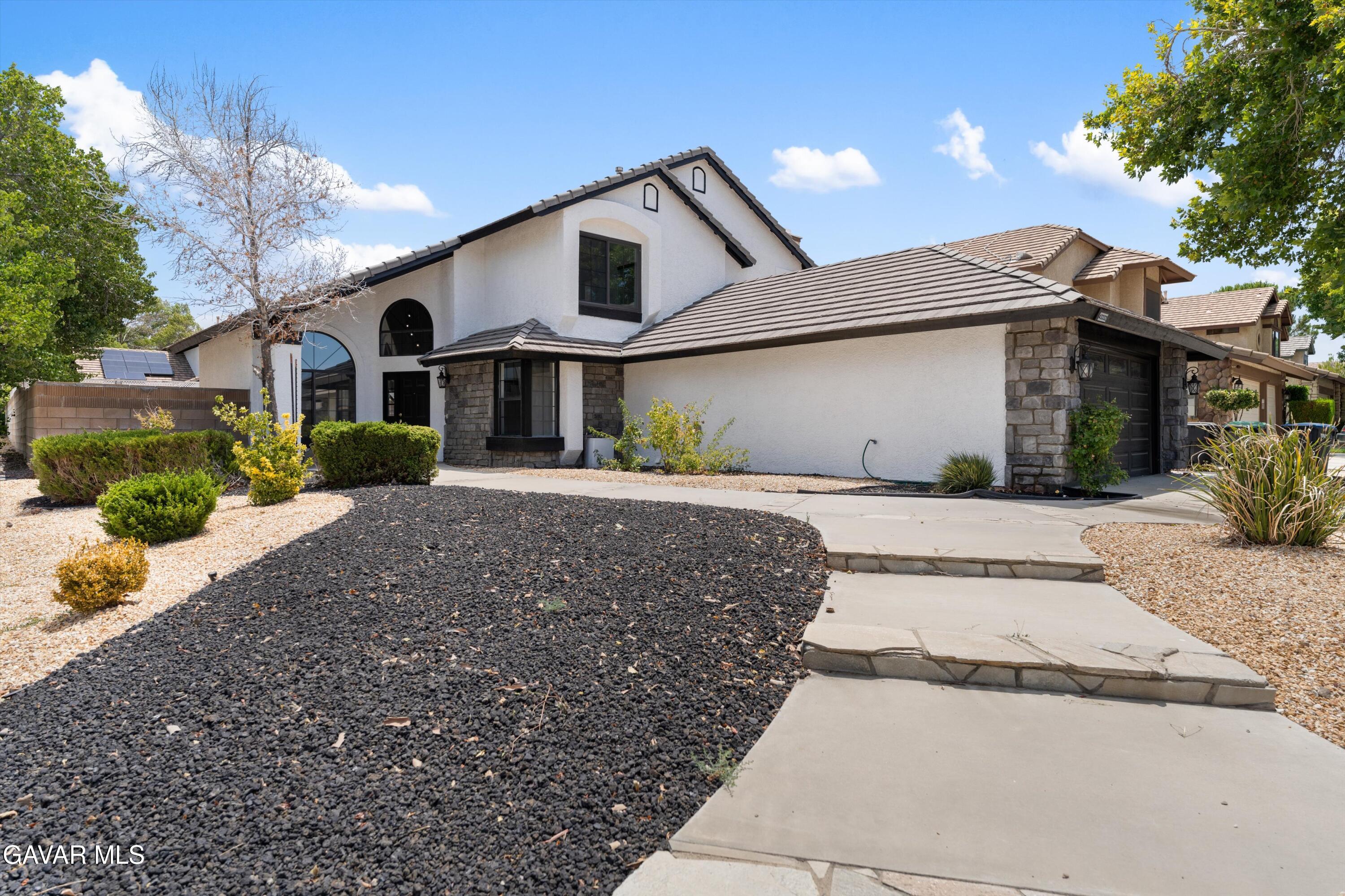 43332 33rd Street West Lancaster, CA 93536 - Photo 2 of 24 01-JYP08804
