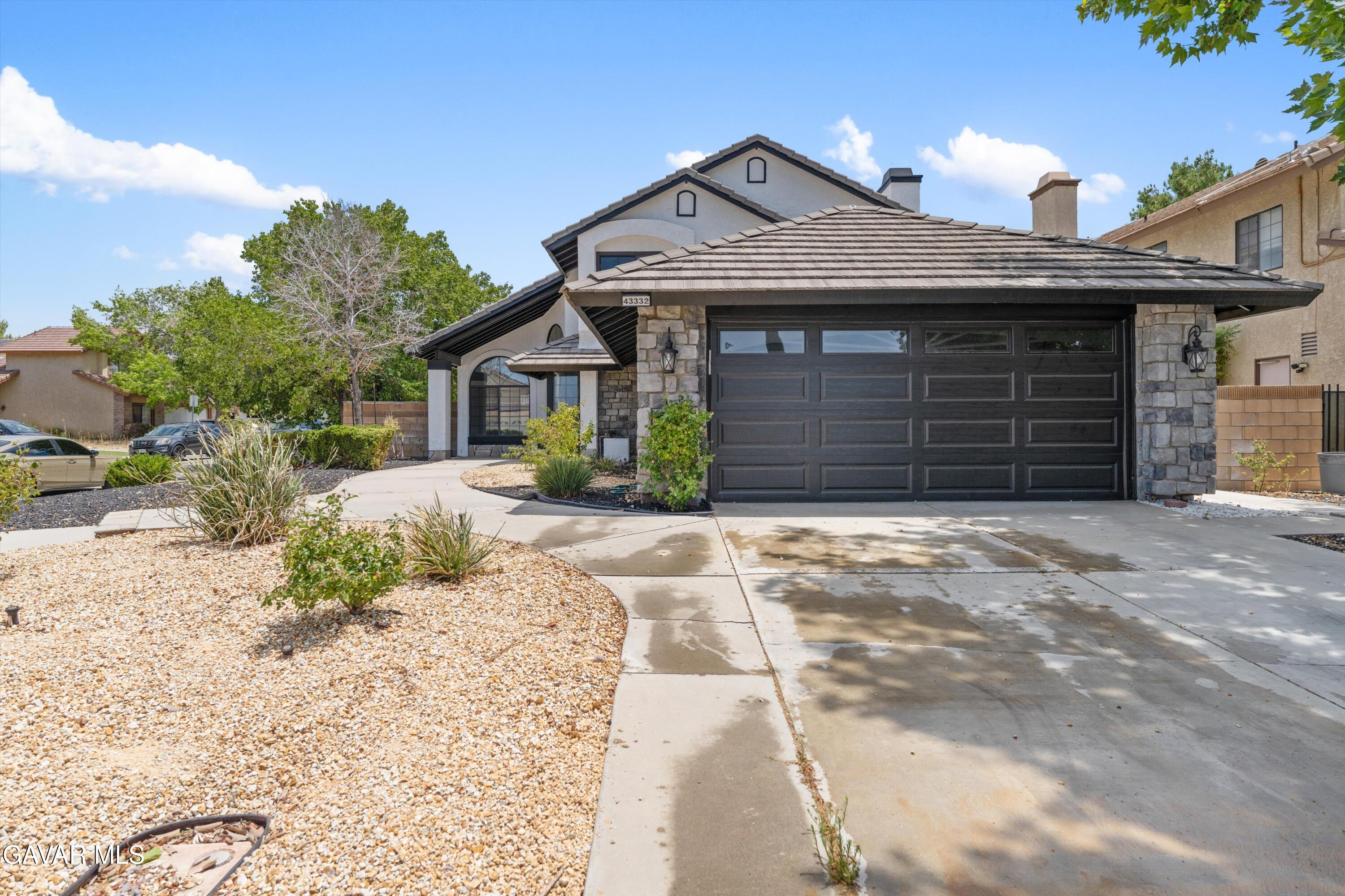 43332 33rd Street West Lancaster, CA 93536 - Photo 3 of 24 02-JYP08807