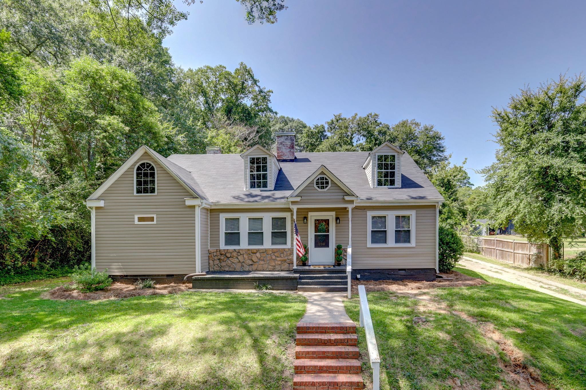 208 Brookside Road Spartanburg, SC 29301 - Photo 1 of 24 Gallery Image 1