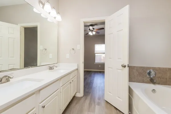 $1,970 | 10110 Berrybriar Lane, Tomball, TX 77375