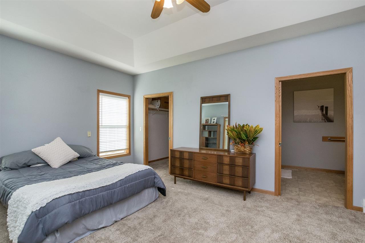 975 Wolf Ridge Road Hiawatha, IA 52233 - Photo 11 of 25 Gallery Image 11