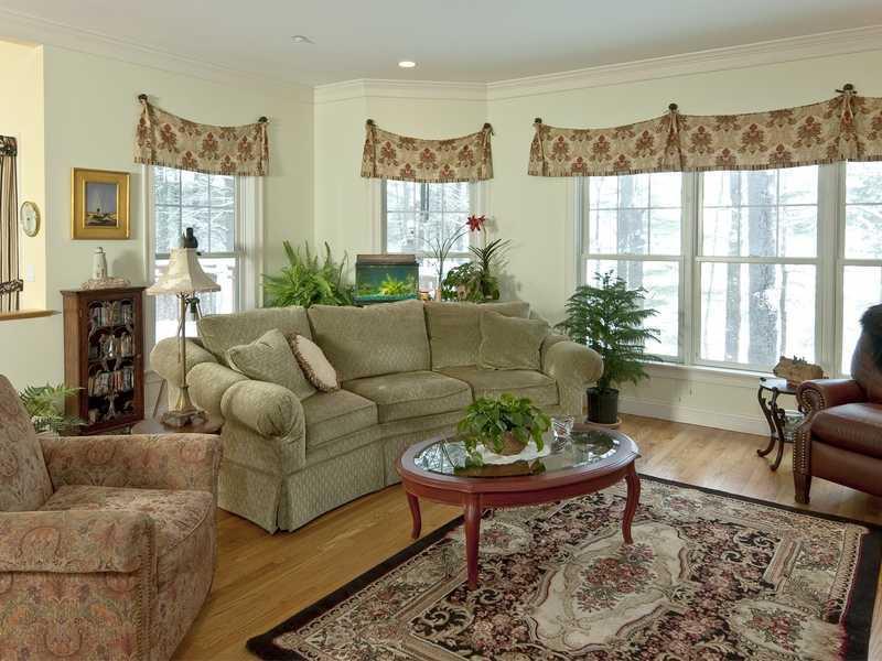 100 Shepard's Cove Road, Unit K2 Kittery, ME 03904 - Photo 7 of 24 Living Room. Wonderful space to...