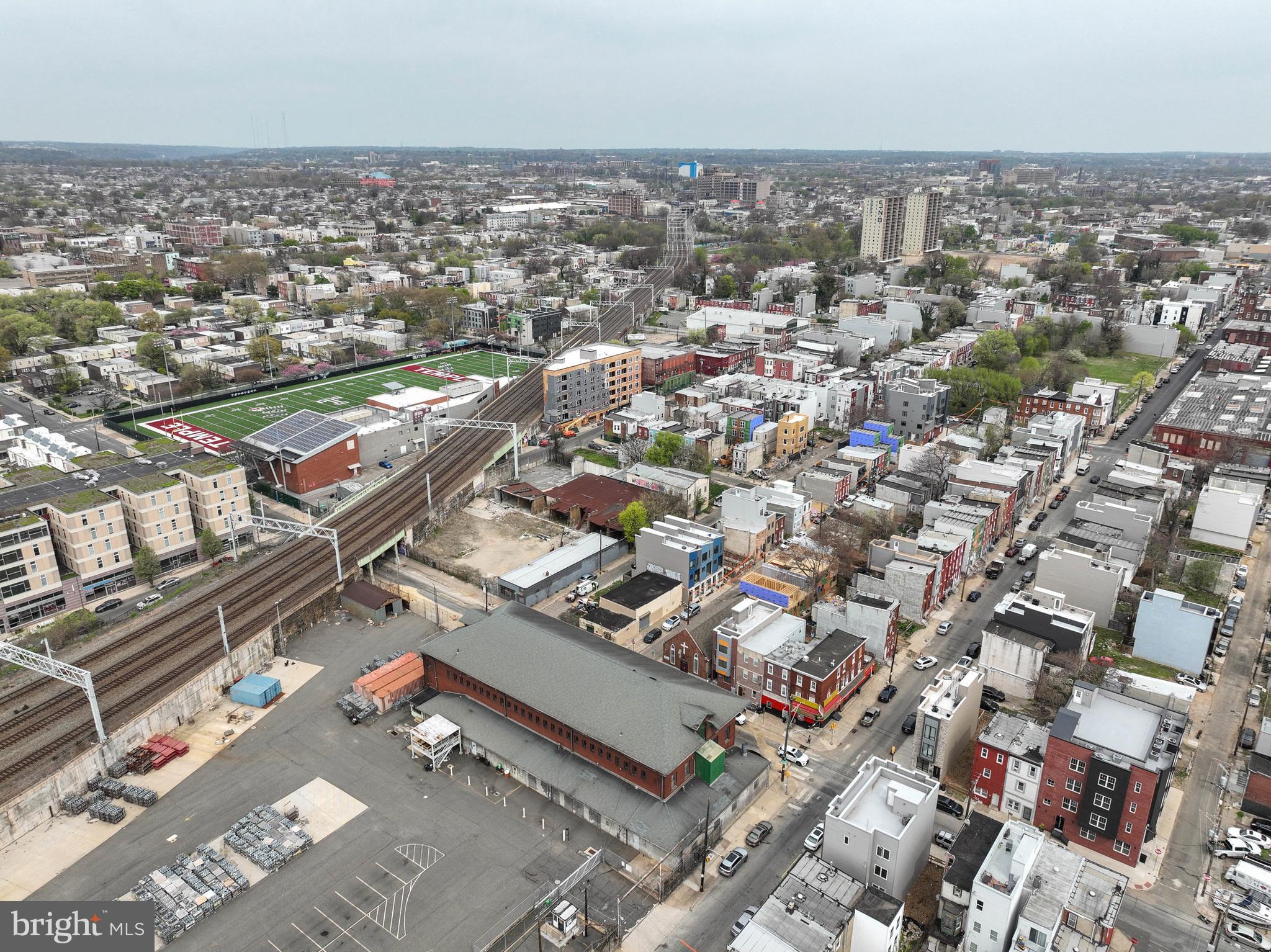 809 Diamond Street, Unit 401 Philadelphia, PA 19122 - Photo 15 of 15 an aerial view of a city with lots of residential buildings