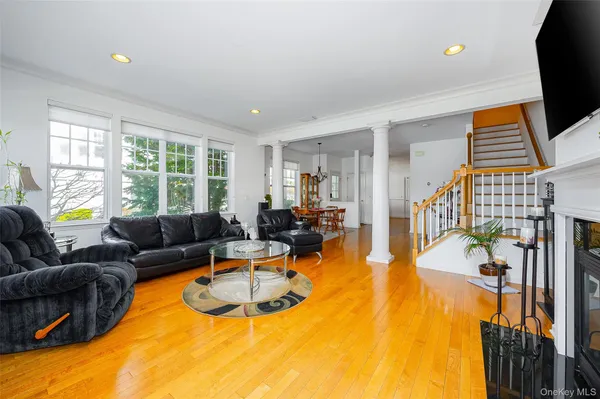 $849,500 | 114 Hudson Pointe Drive, Poughkeepsie, NY 12601