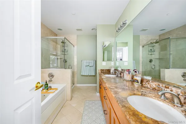 $849,500 | 114 Hudson Pointe Drive, Poughkeepsie, NY 12601