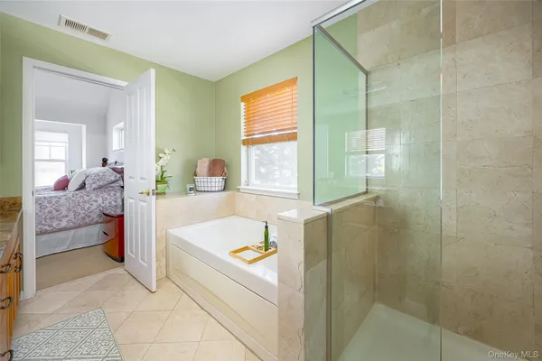 $849,500 | 114 Hudson Pointe Drive, Poughkeepsie, NY 12601