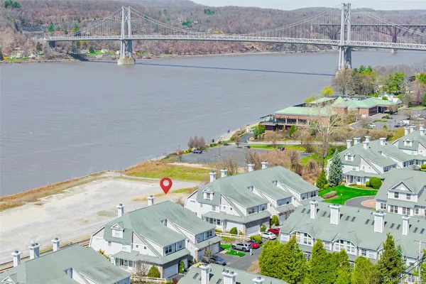 $849,500 | 114 Hudson Pointe Drive, Poughkeepsie, NY 12601