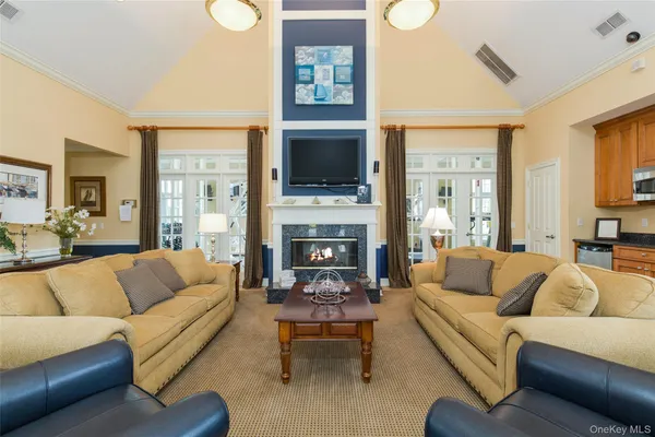 $849,500 | 114 Hudson Pointe Drive, Poughkeepsie, NY 12601