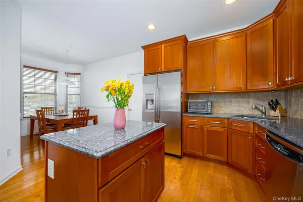 $849,500 | 114 Hudson Pointe Drive, Poughkeepsie, NY 12601