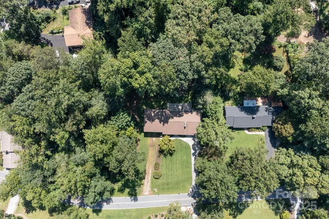 $475,000 | 109 Rusty Lane, Hendersonville, NC 28791