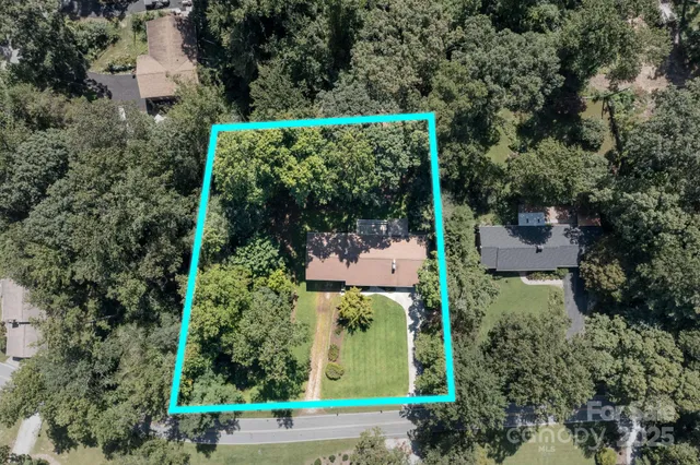 $475,000 | 109 Rusty Lane, Hendersonville, NC 28791