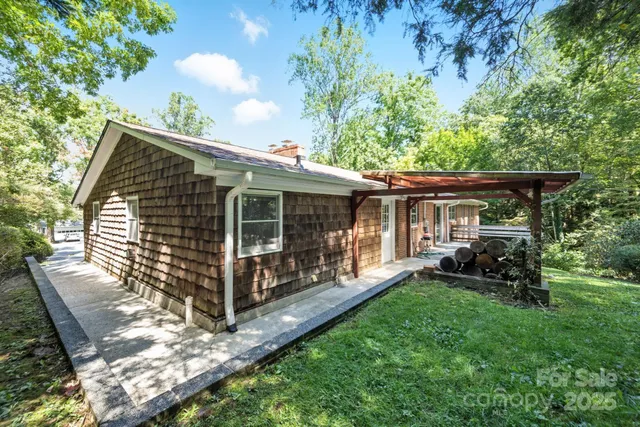$475,000 | 109 Rusty Lane, Hendersonville, NC 28791