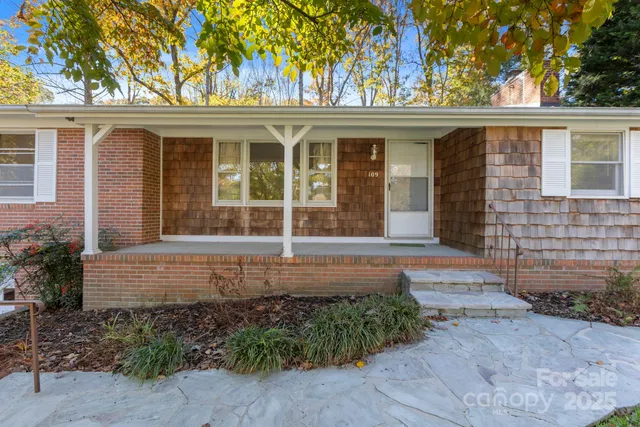 $475,000 | 109 Rusty Lane, Hendersonville, NC 28791