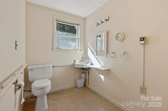 $475,000 | 109 Rusty Lane, Hendersonville, NC 28791