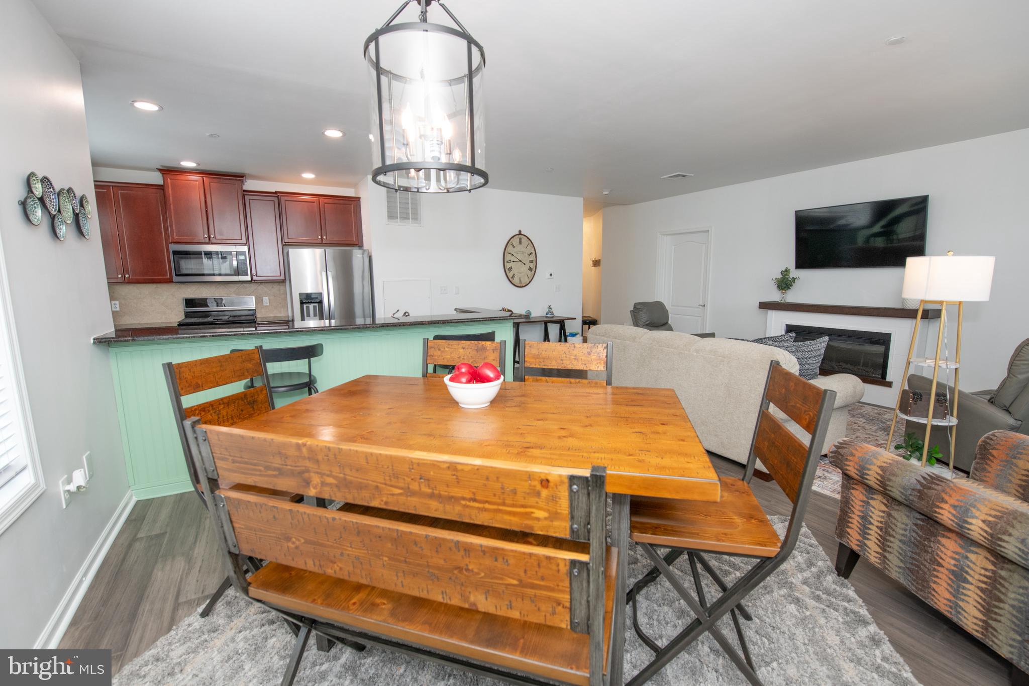 460 Carson Terrace Huntingdon Valley, PA 19006 - Photo 14 of 36 Dining Area