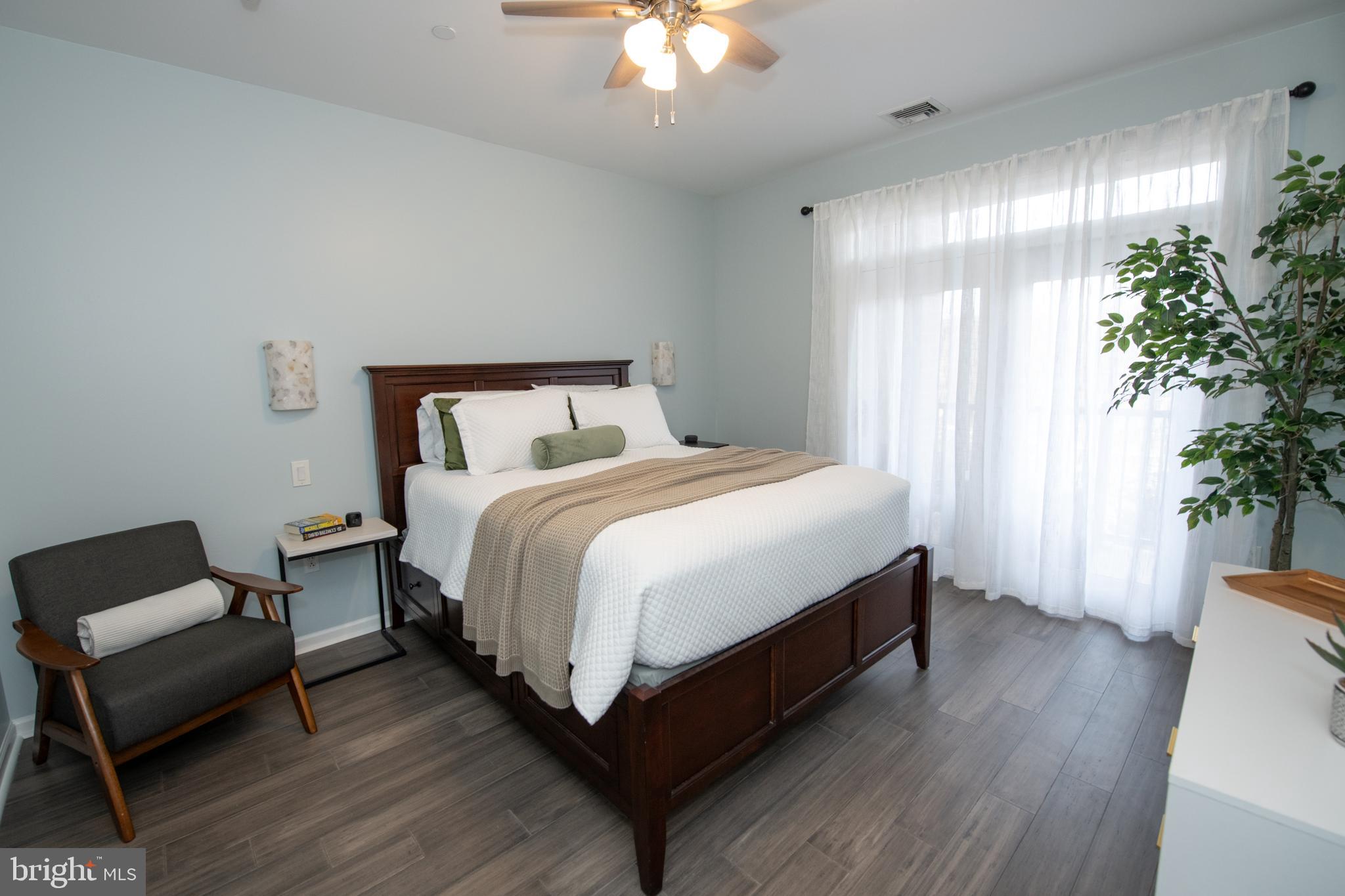 460 Carson Terrace Huntingdon Valley, PA 19006 - Photo 17 of 36 Primary Bedroom