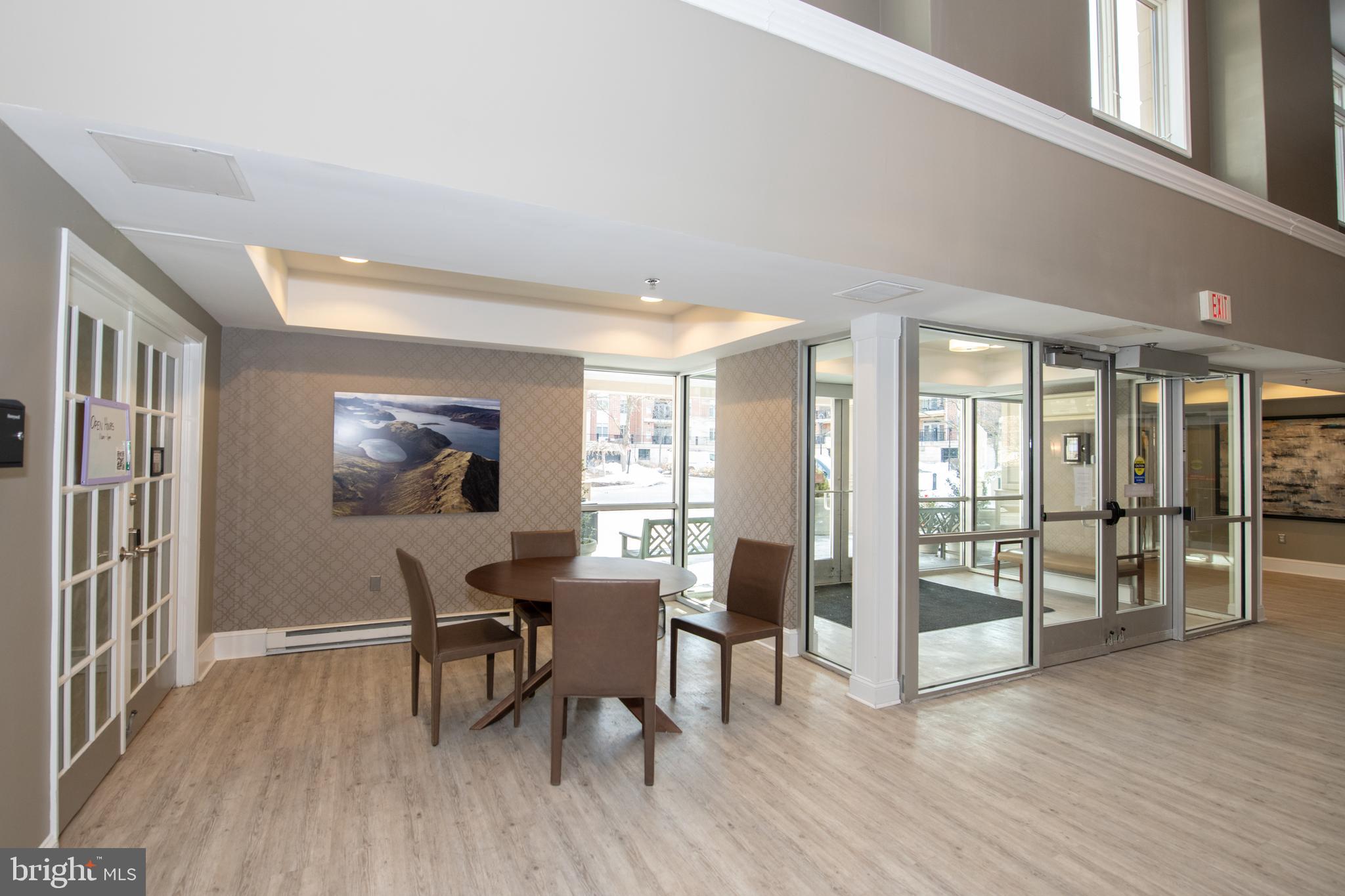 460 Carson Terrace Huntingdon Valley, PA 19006 - Photo 30 of 36 Lobby