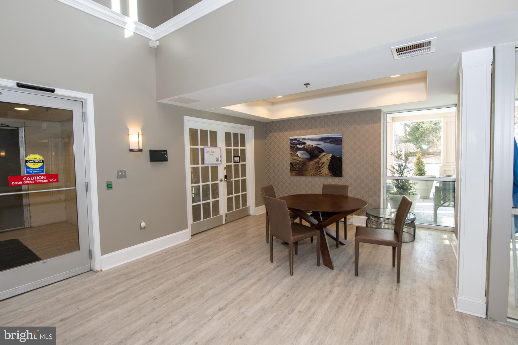 460 Carson Terrace Huntingdon Valley, PA 19006 - Photo 31 of 36 Lobby