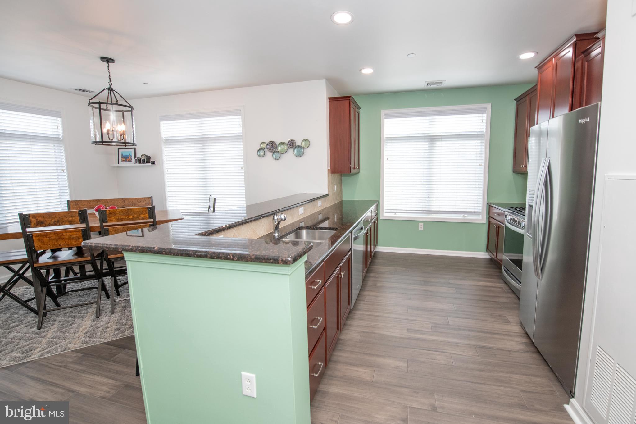 460 Carson Terrace Huntingdon Valley, PA 19006 - Photo 8 of 36 Kitchen