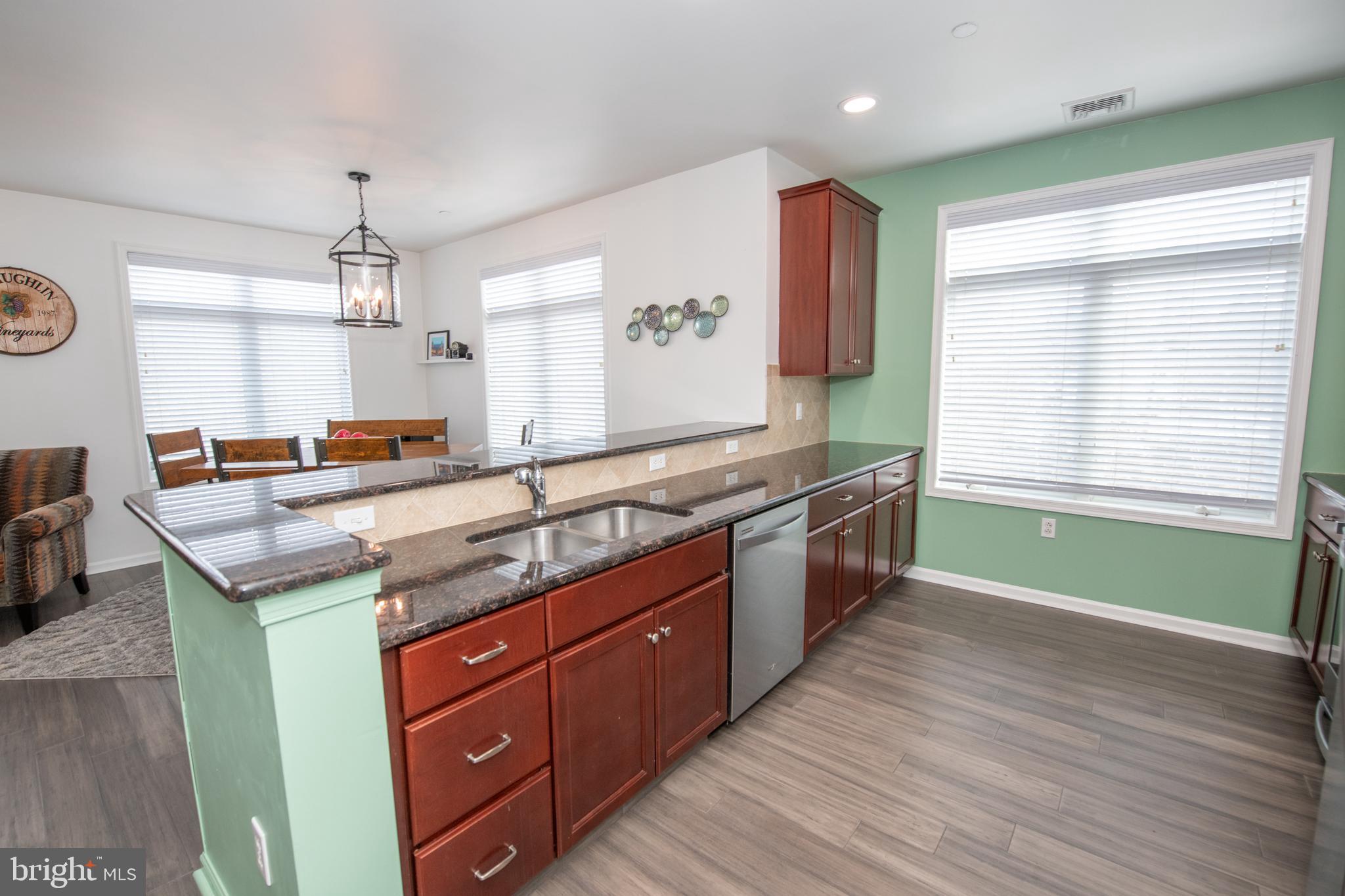 460 Carson Terrace Huntingdon Valley, PA 19006 - Photo 9 of 36 Kitchen