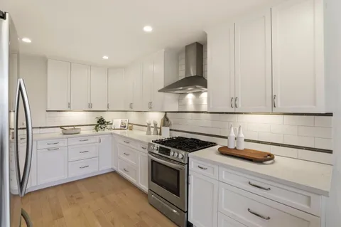 $1,798,000 | 10 Mayflower Lane, San Carlos, CA 94070