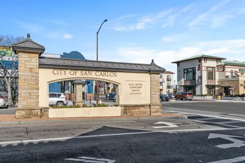 $1,798,000 | 10 Mayflower Lane, San Carlos, CA 94070