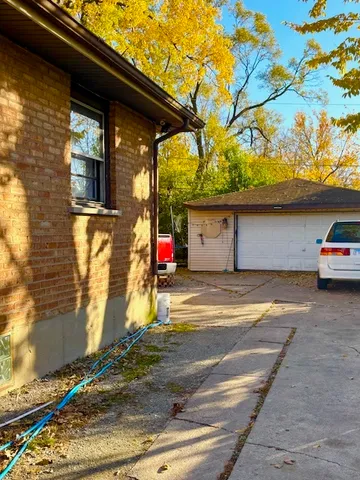 $147,000 | 106 West 157th Street, Harvey, IL 60426