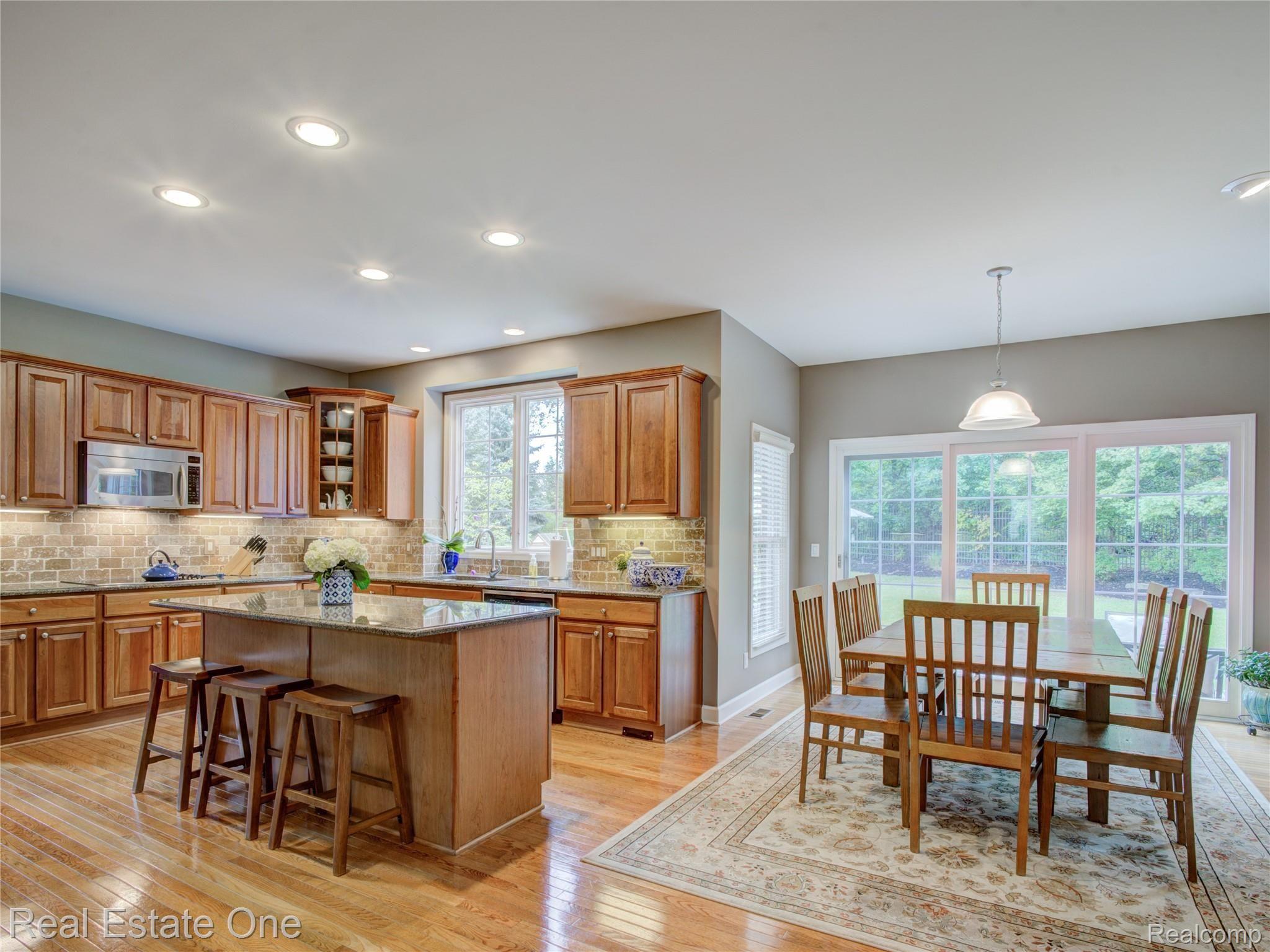 2400 Andover Boulevard Rochester, MI 48306 - Photo 15 of 48 15.jpg