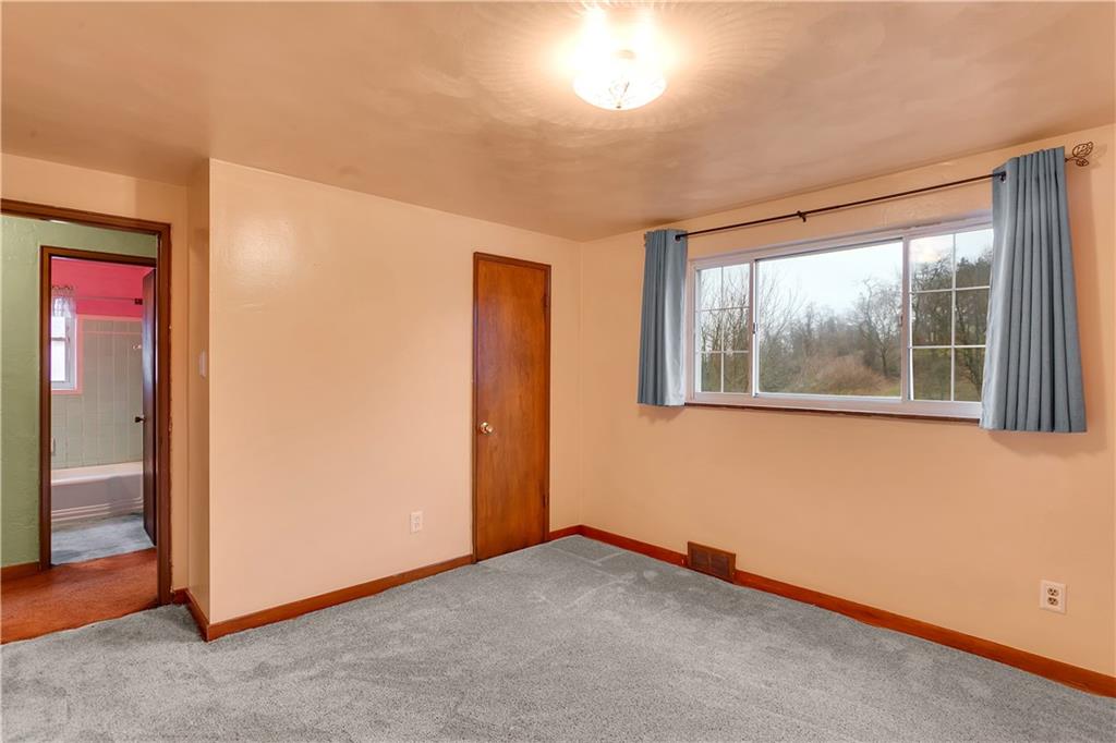 3512 Willett Road Pittsburgh, PA 15227 - Photo 17 of 23 an empty room with windows