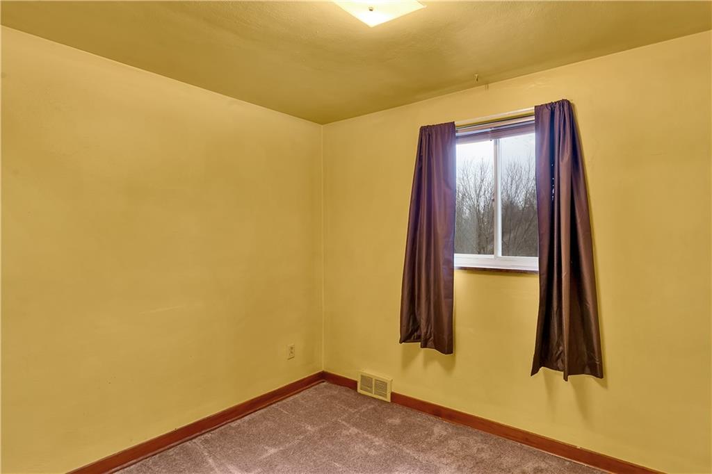 3512 Willett Road Pittsburgh, PA 15227 - Photo 19 of 23 a view of small space