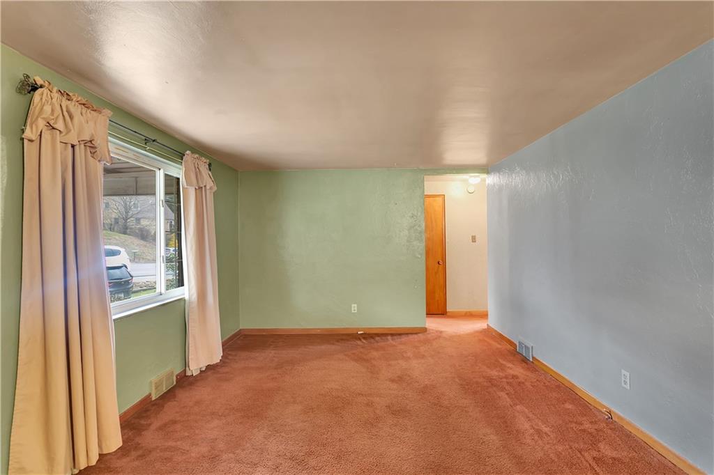 3512 Willett Road Pittsburgh, PA 15227 - Photo 9 of 23 an empty room with windows