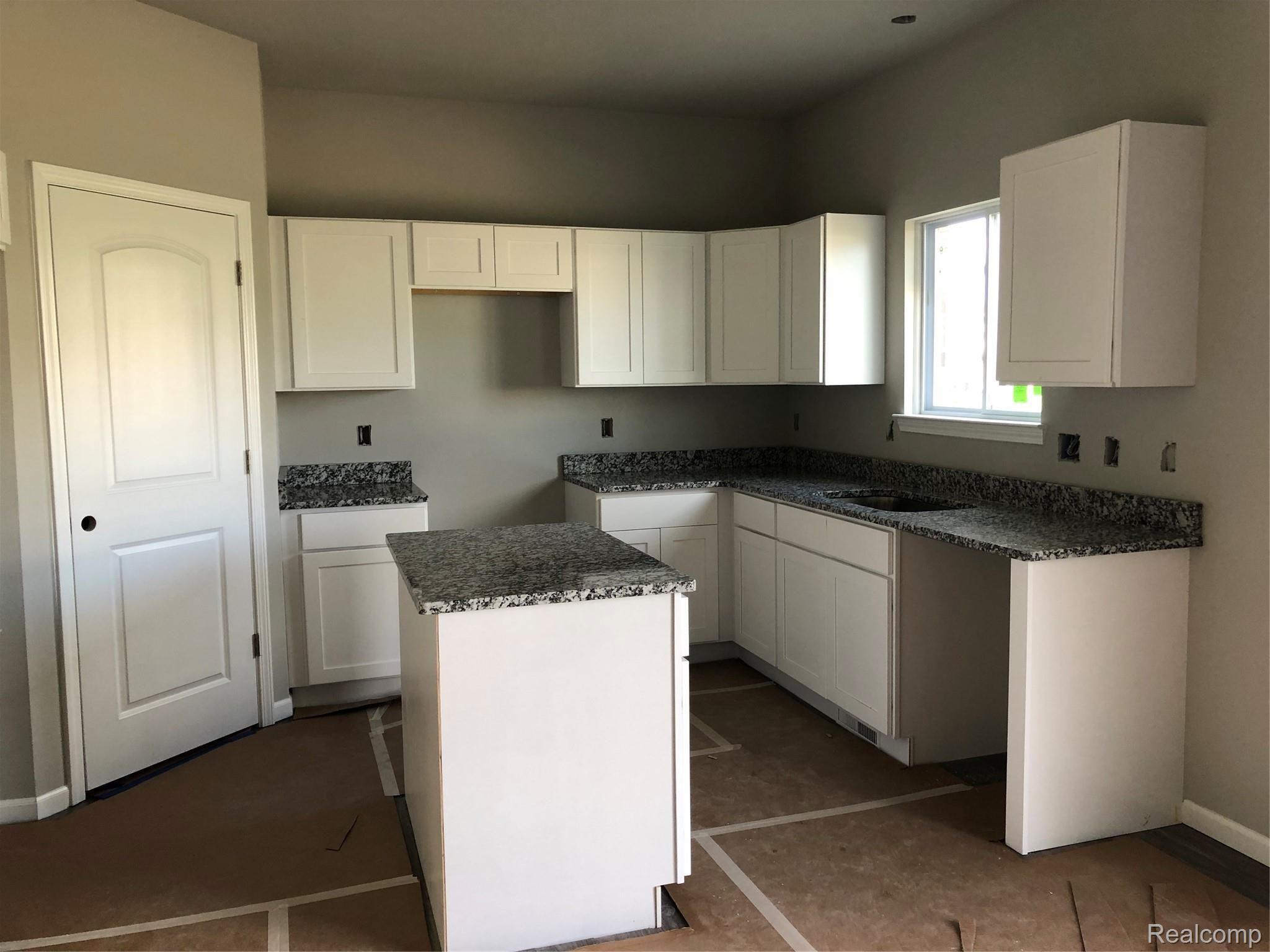 13352 Stamford Road Belleville, MI 48111 - Photo 5 of 19 Kitchen