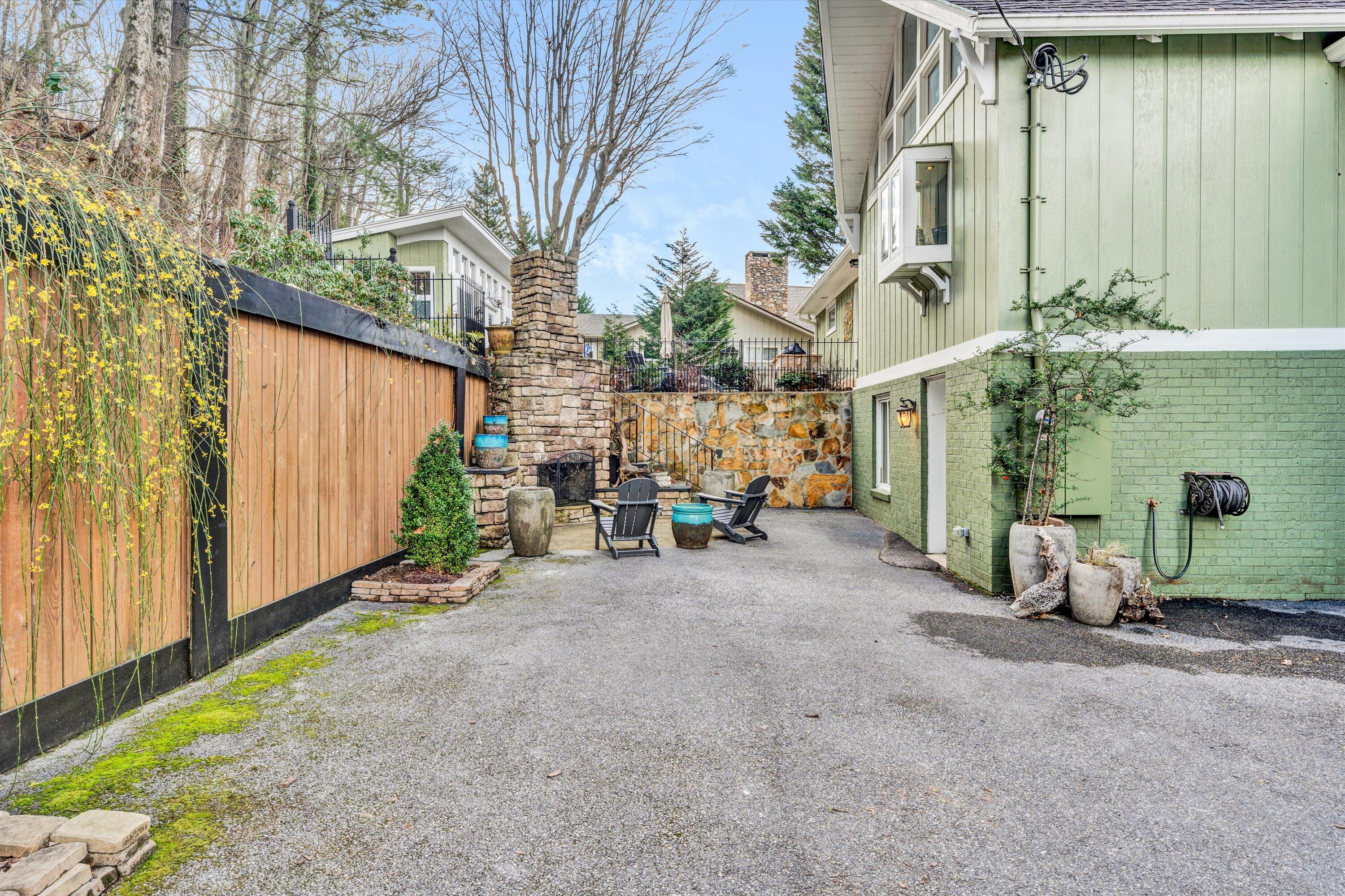 3028 Lockridge Road Southwest Roanoke, VA 24014 - Photo 46 of 51 a view of a street with sitting area
