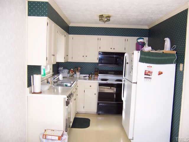 424 Reade Drive Roxboro, NC 27573 - Photo 7 of 10 kitchen area
