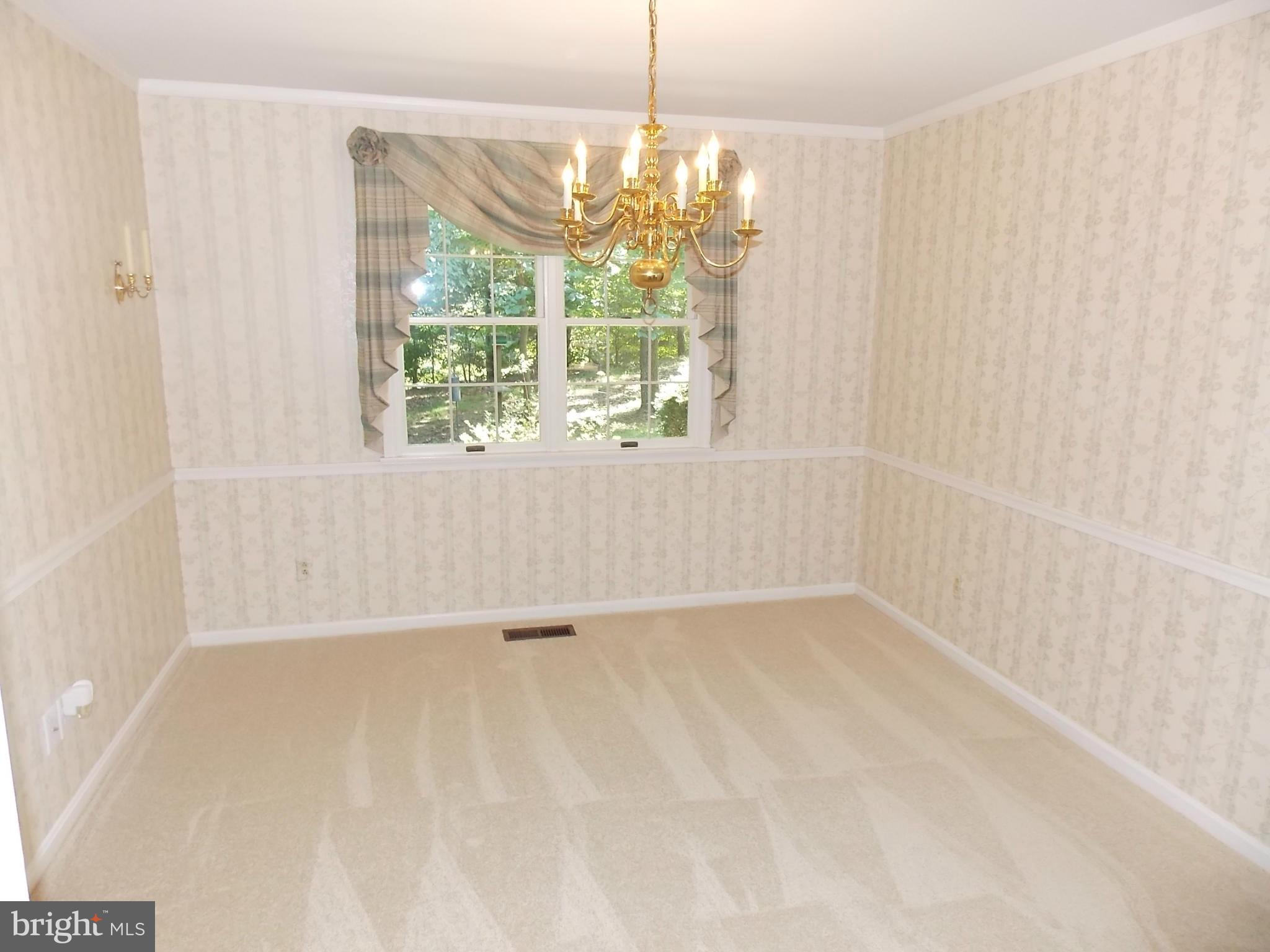 1098 High Country Road Baltimore, MD 21286 - Photo 11 of 30 Dining Room