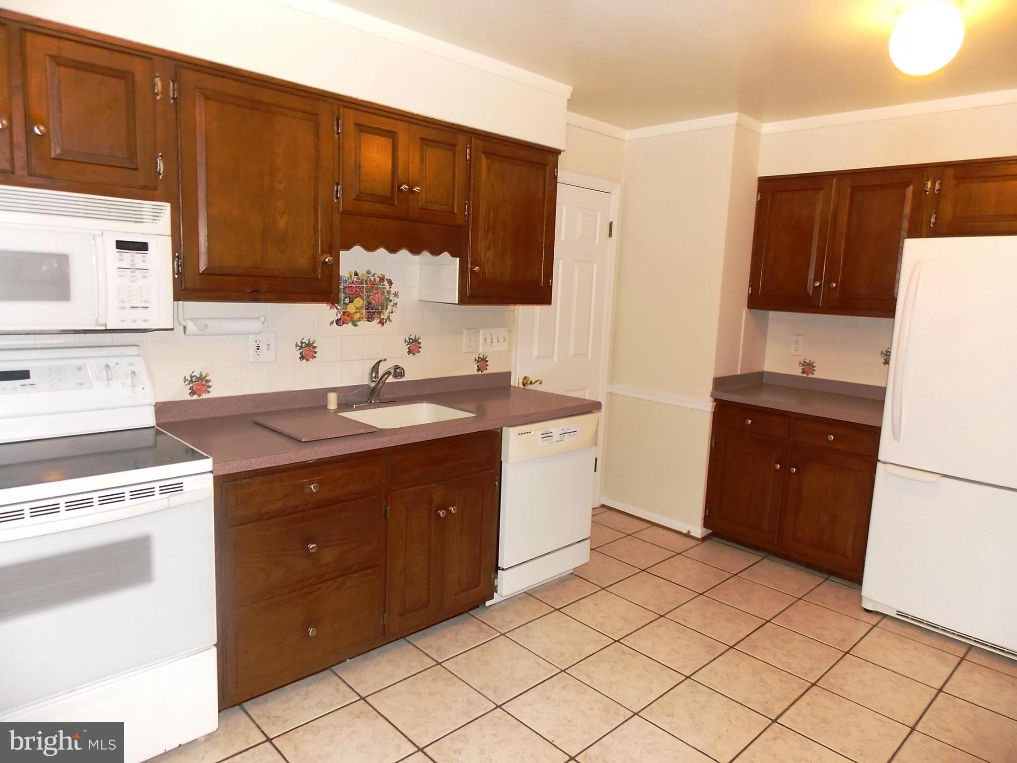 1098 High Country Road Baltimore, MD 21286 - Photo 12 of 30 Kitchen