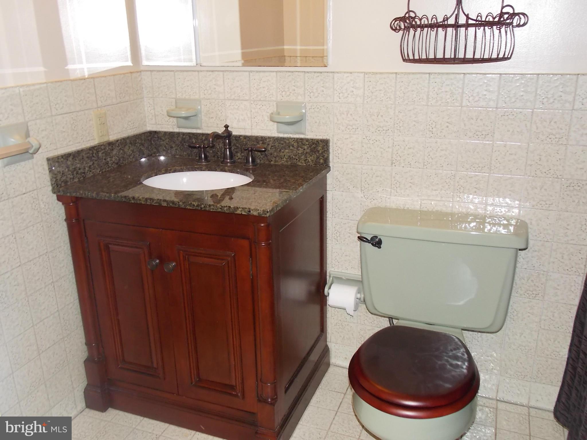 1098 High Country Road Baltimore, MD 21286 - Photo 14 of 30 Bath