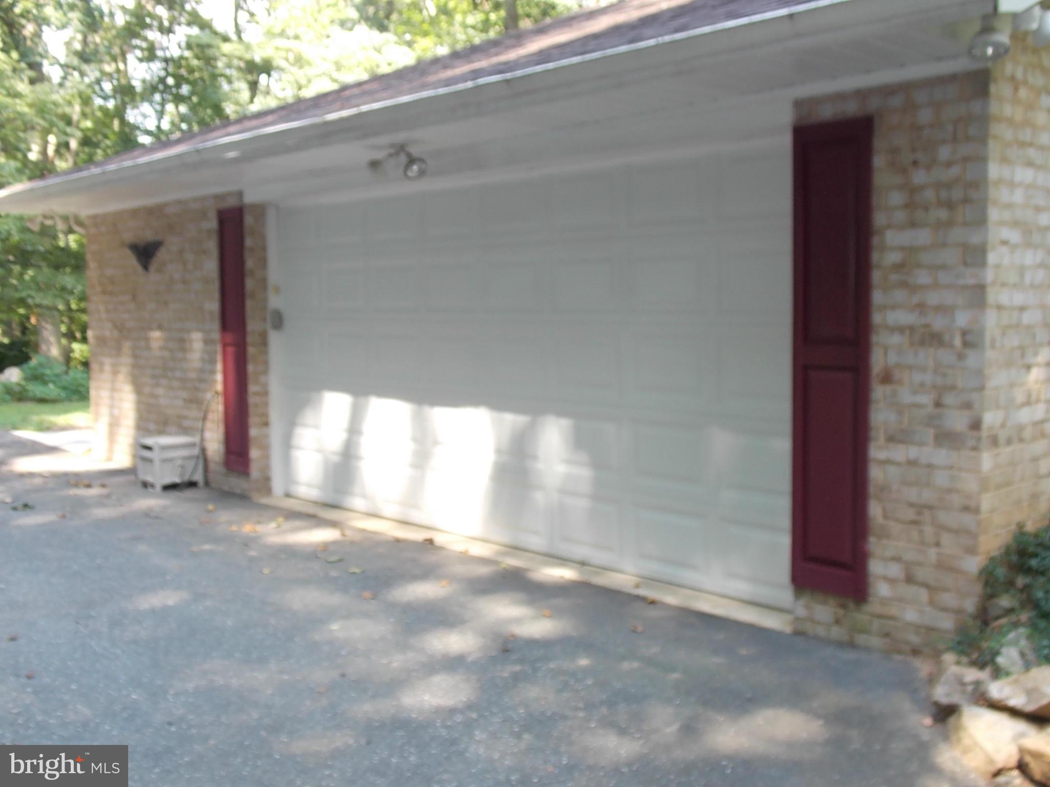 1098 High Country Road Baltimore, MD 21286 - Photo 29 of 30 Attached 2 Car Garage