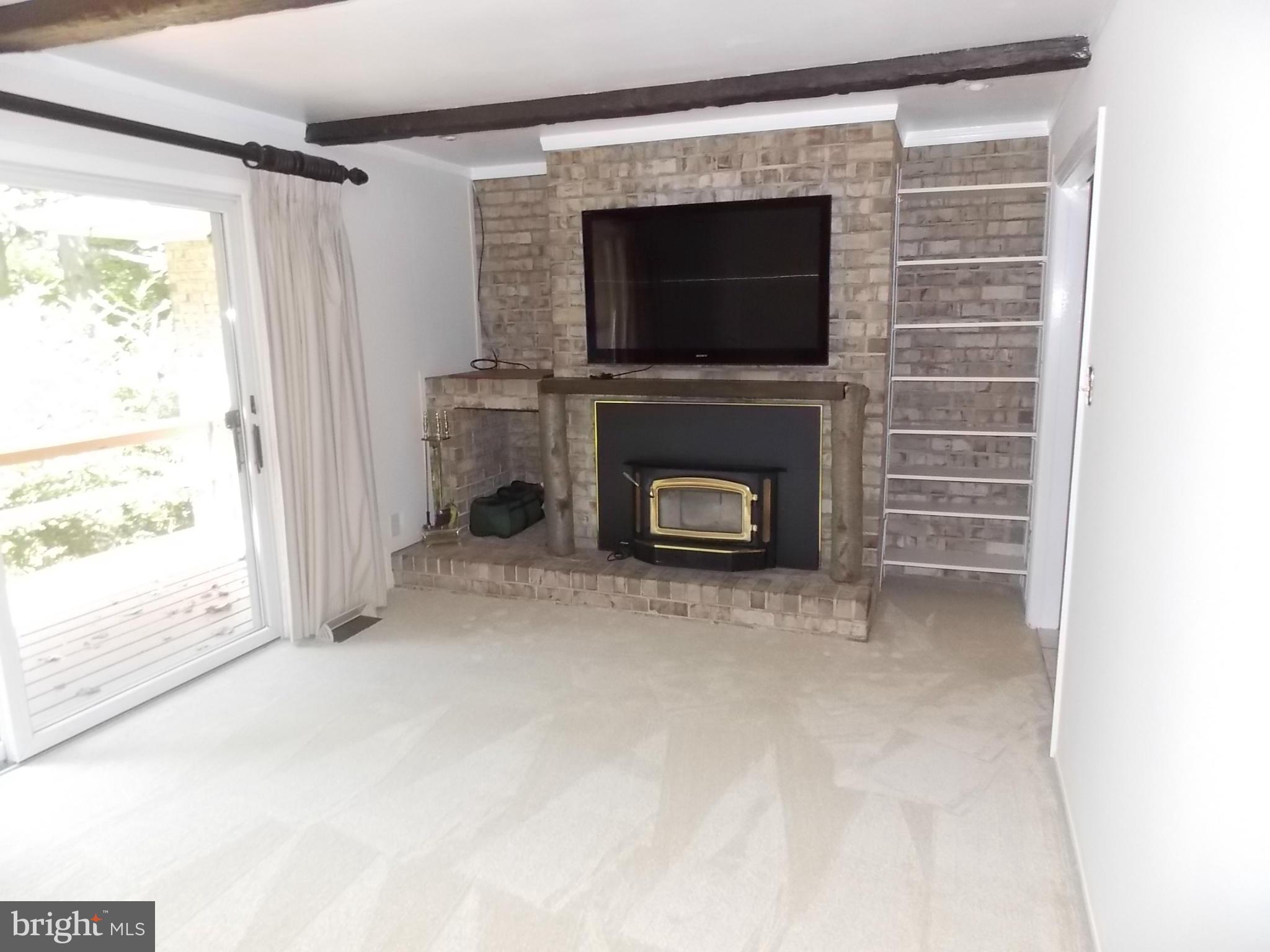 1098 High Country Road Baltimore, MD 21286 - Photo 8 of 30 Family Room