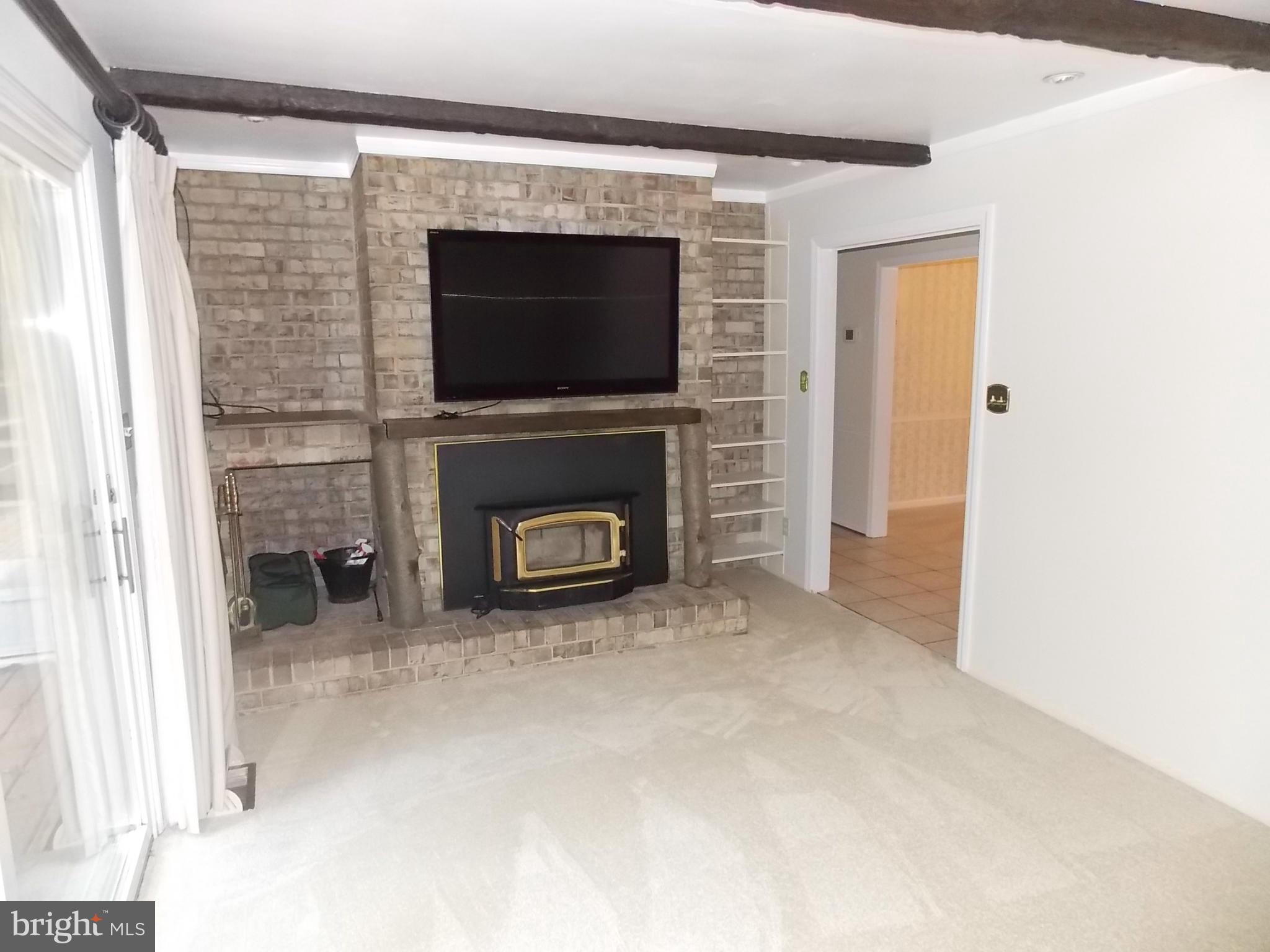 1098 High Country Road Baltimore, MD 21286 - Photo 10 of 30 Family Room