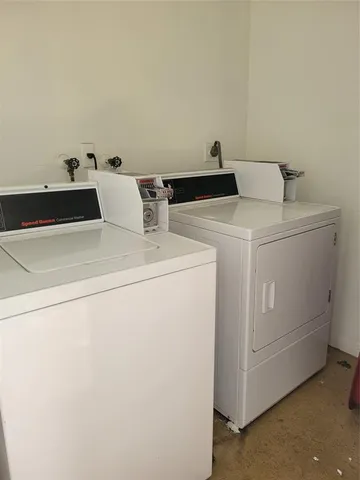 $2,175 | 600 South Luna Court, Unit 29, Hollywood, FL 33021