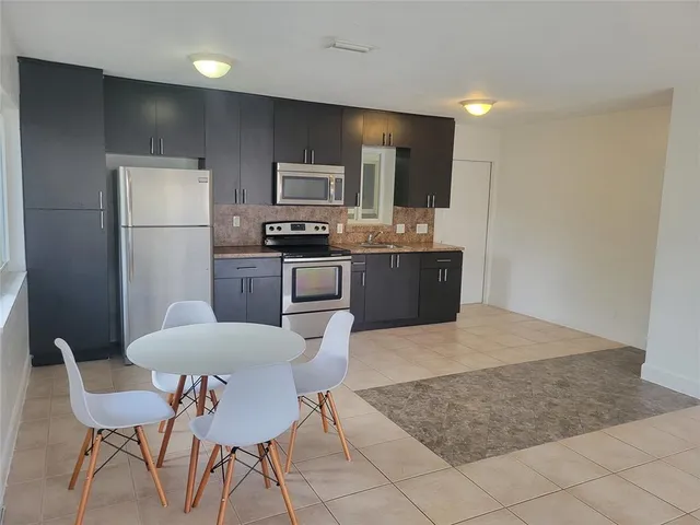 $2,175 | 600 South Luna Court, Unit 29, Hollywood, FL 33021
